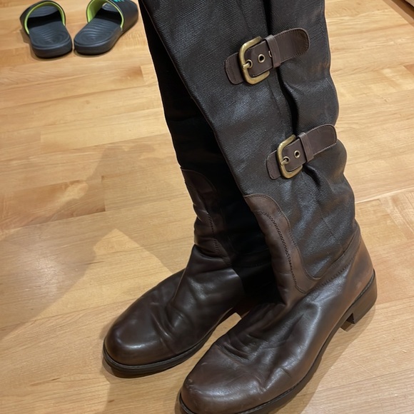 Stuart Weitzman brown leather/textured leather satin lined interior buckle boots - Picture 11 of 16